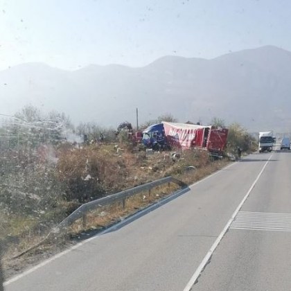 Камион катастрофира тежко до Враца Инцидентът е станал по рано днес