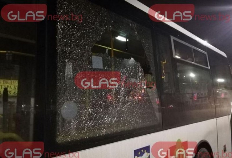 Пак стреляха по рейс в Пловдив, има щети СНИМКА