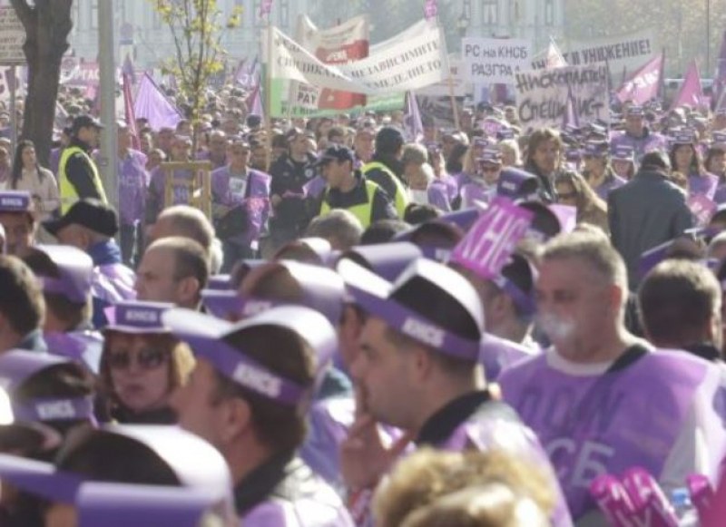 Протест на синдикатите блокира София