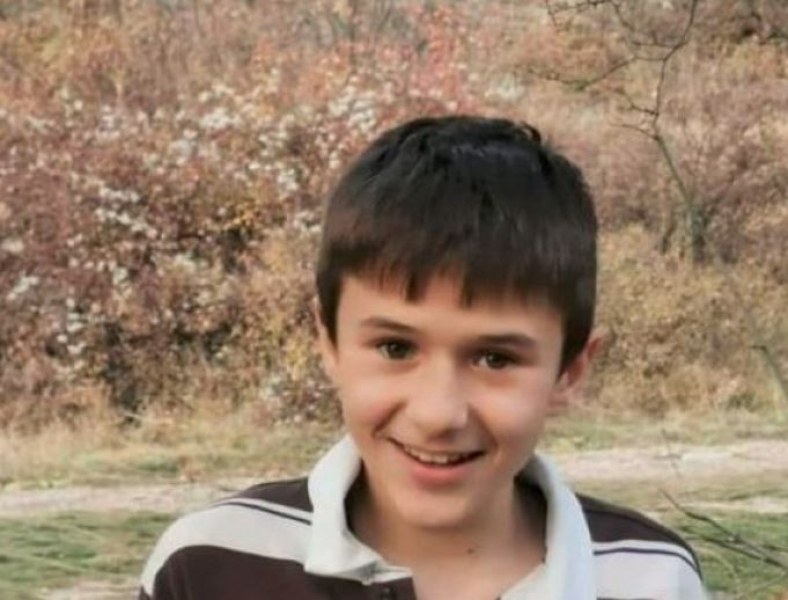 Второ денонощие издирват 12-годишния Александър, който изчезна в района на