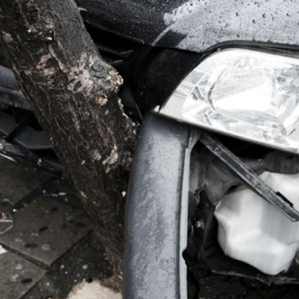 Млад шофьор е в тежко състояние след пътно транспортно произшествие Катастрофата