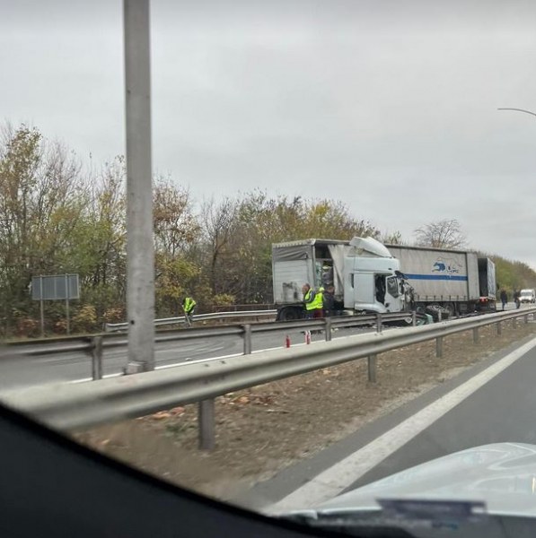 Тежък инцидент с камион край Варна СНИМКА