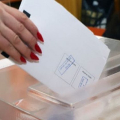 Връщат и хартиената бюлетина решиха депутатите от правната комисия които