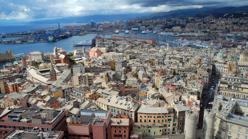  Италианският град Генуа има богато историческо минало, много художествени и