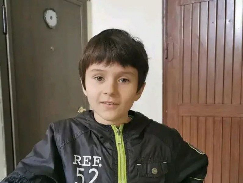 Осми ден продължава издирването на 12-годишния Александър в Перник. Детето