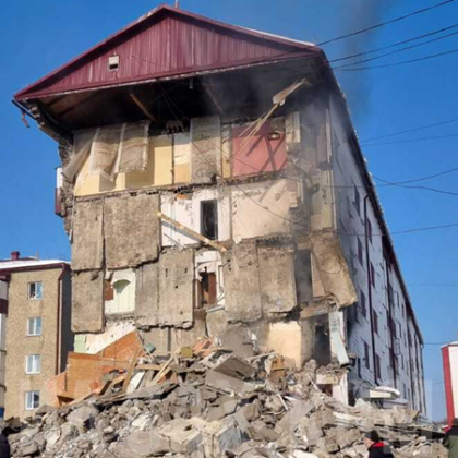 Седем души са загинали при експлозия в жилищна сграда в