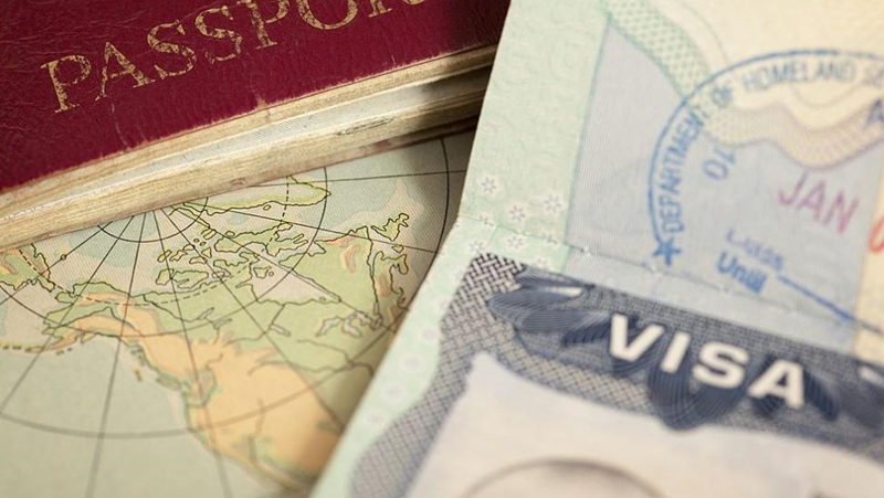 Украйна е издала само 10 визи за руски граждани за четири месеца