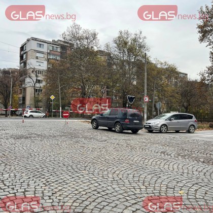Повредена бариера блокира движението по бул Свобода в Пловдив следобед