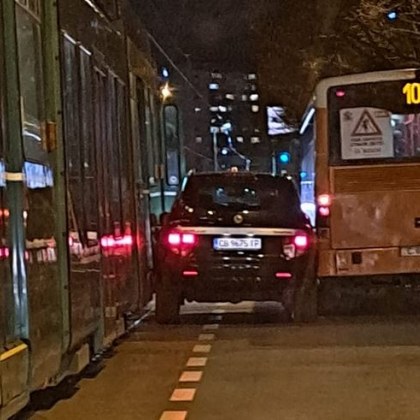 Странен инцидент с джип е станал тази нощ в София.Автомобилът
