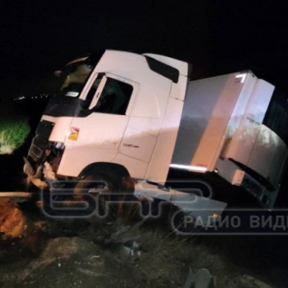 Катастрофирал ТИР спира движението по международния път Е 79 край Видин