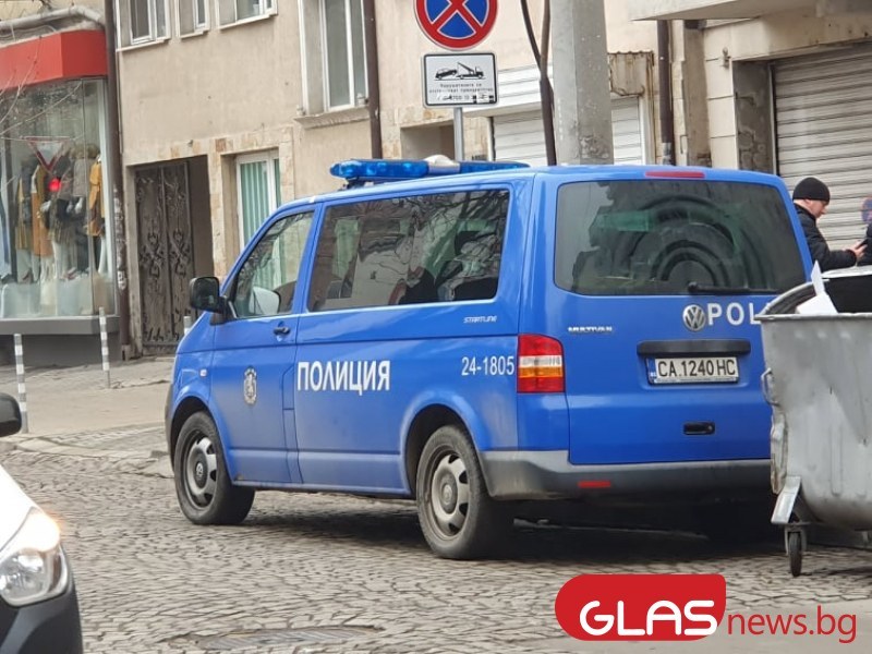 Арестуваха петима при спецакция срещу наркотици в Пловдив и Карлово