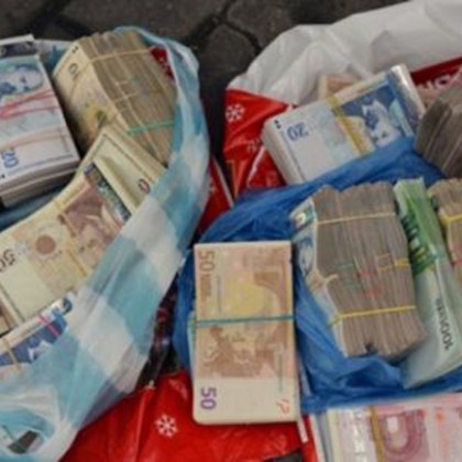 Жена от Добрич предаде 25 000 канадски долара над 35