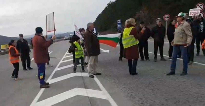 И днес протест за вода в Омуртаг, блокираха главен път