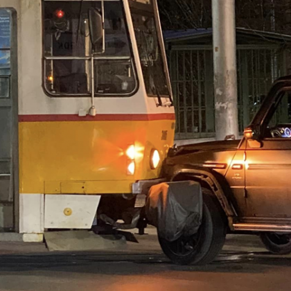 Леко пътнотранспортно произшествие в столицата Джип с марката Mercedes Benz  и трамвай са
