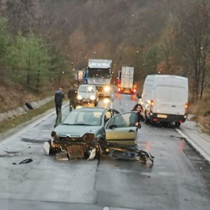 Тежка катастрофа е станала рано тази сутрин в Старозагорско Инцидентът