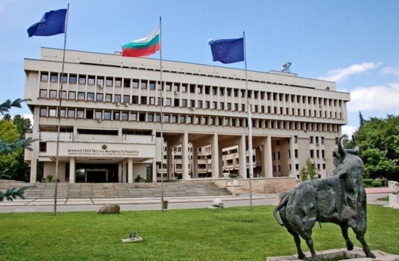 Българските дипломати започват първата в историята на страната стачка. Исканията