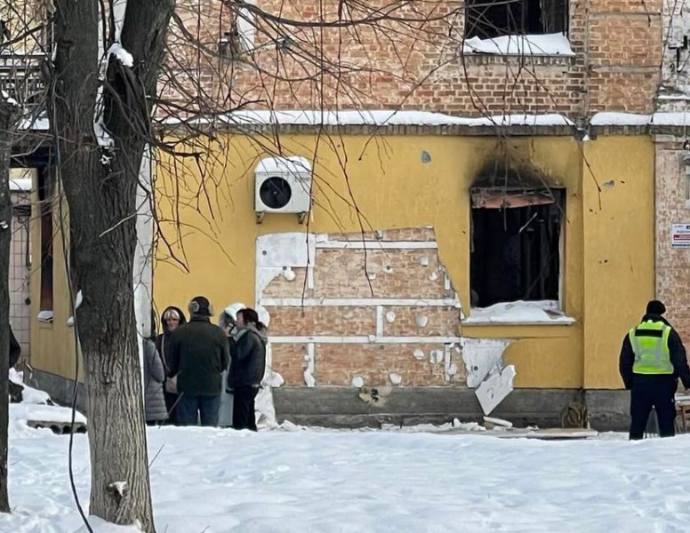 Украинци изрязаха стена, опитали да откраднат графит на Банкси СНИМКИ