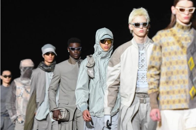 Dior проведе първото модно шоу до пирамидите в Гиза СНИМКИ