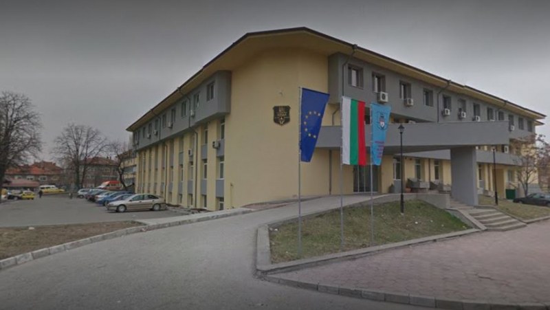 Жена блъсна дете пред кабинет в болницата в Асеновград