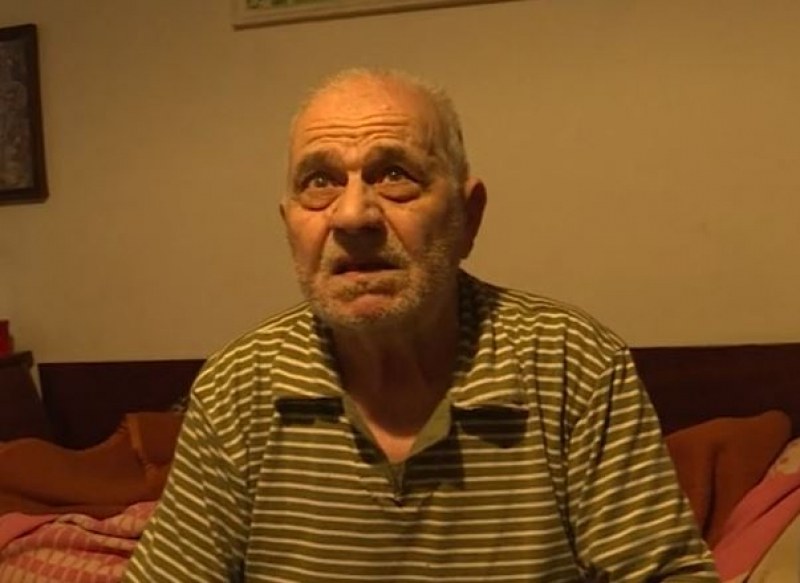 Младежът, който обра пенсионер, се представял за жена