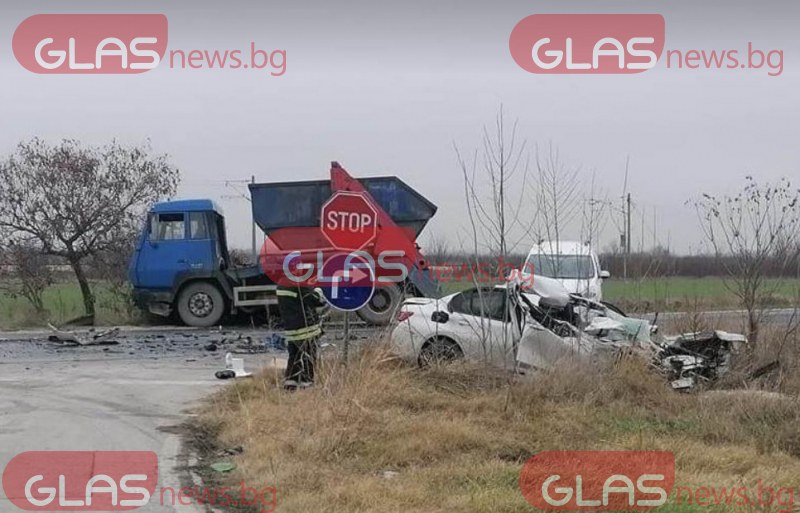 Първи снимки от тежката катастрофа край Пловдив днес.Инцидентът стана около