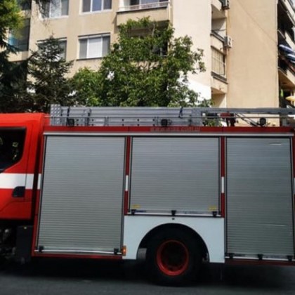 Пожар горя на бул 6 септември в Пловдив Мъж на
