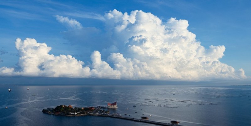 Лек или все пак тежък: учените казаха колко тежи един облак