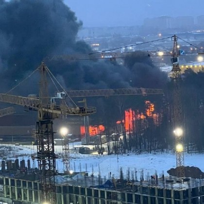 Запалил се е търговският център СтройТракт в Балашиха близо до Москва