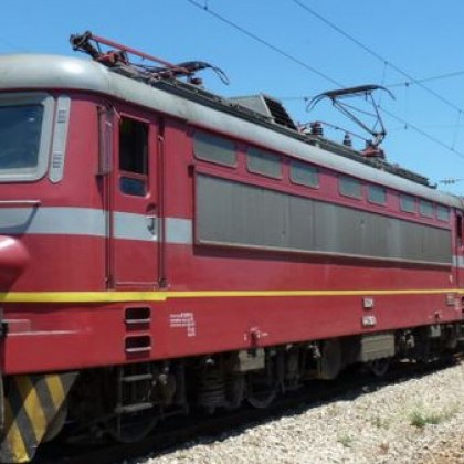 Шестима нелегални мигранти са свалени от влаковата композиция Бургас София Началник