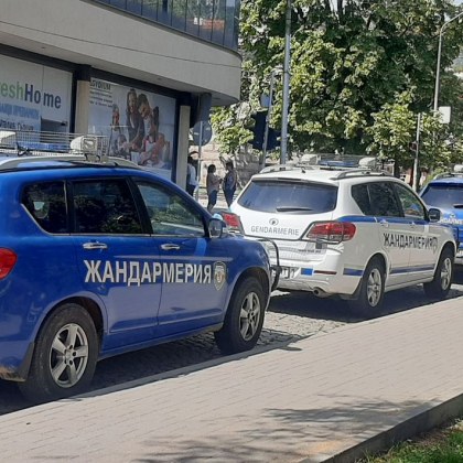 Полицаи от РУ Раковски задържаха шофьор опитал се да ги подкупи