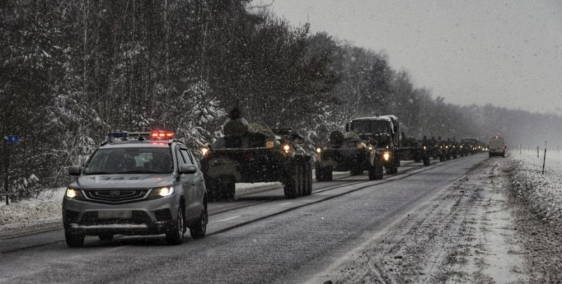 Беларуски войски изненадващо се прехвърлят към границата с Украйна СНИМКИ