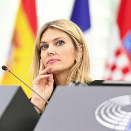 Бившият заместник председател на Европейския парламент Ева Кайли обвинена в Белгия