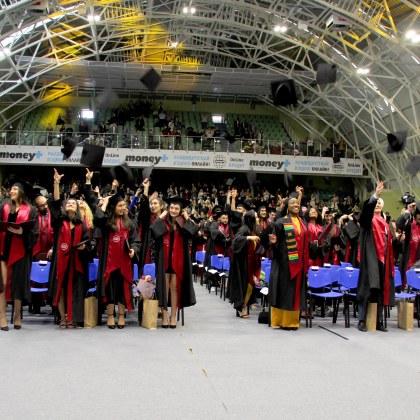 Медицинският факултет на  Медицински университет – Пловдив връчи дипломите на 72 рия