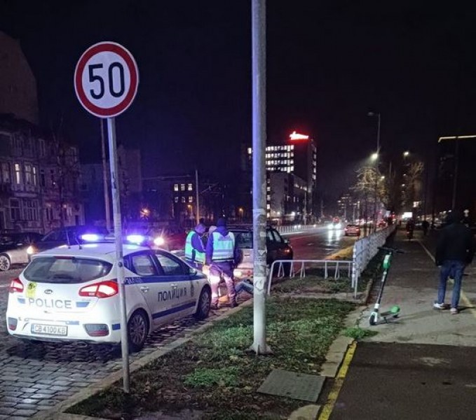 Инцидент в София! Джип блъсна пешеходец СНИМКА