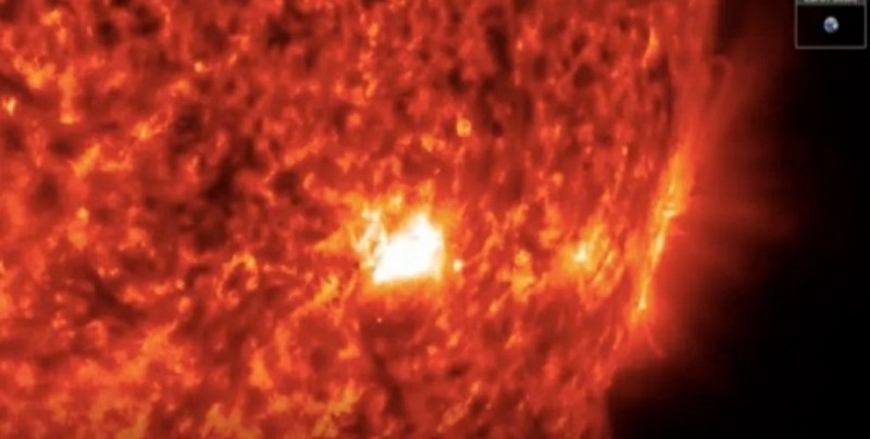 Регистрираха 8 мощни изригвания на Слънцето! Вече се появиха проблеми на Земята