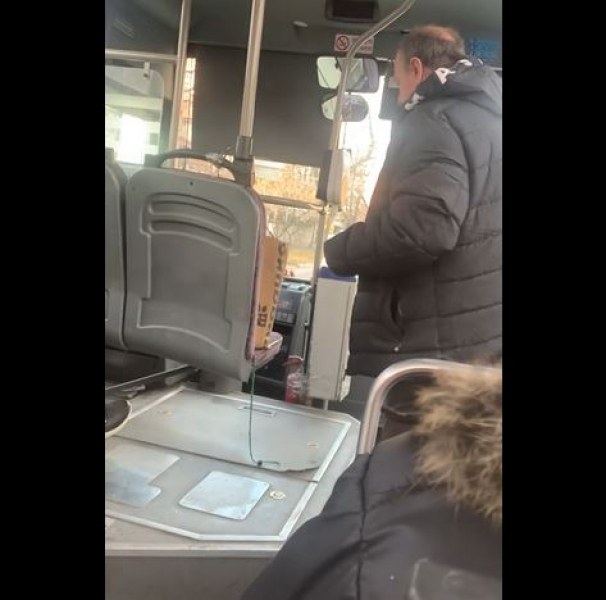 Шофьор от градския транспорт в Асеновград си събра багажа след забележка