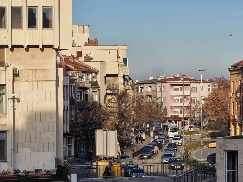 Спират движението по улица в Асеновград - вижте къде СНИМКИ