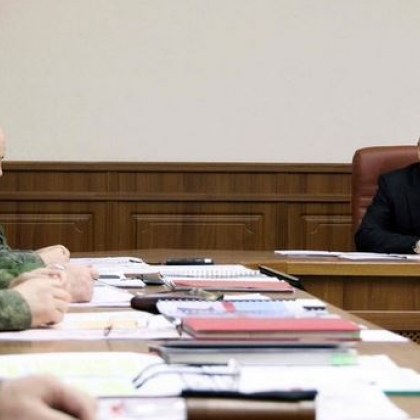 Какви ще са руските действия в Украйна? Путин се консултира с военни