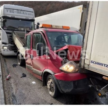 Две тежки катастрофи са станали на пътя между Ботевград и