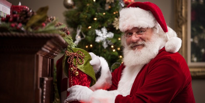 Лекар обясни защо в моловете не трябва да има дебели Дядо Коледовци