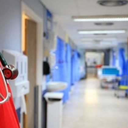 Британските болници трябва да освободят легла като изпишат пациенти които