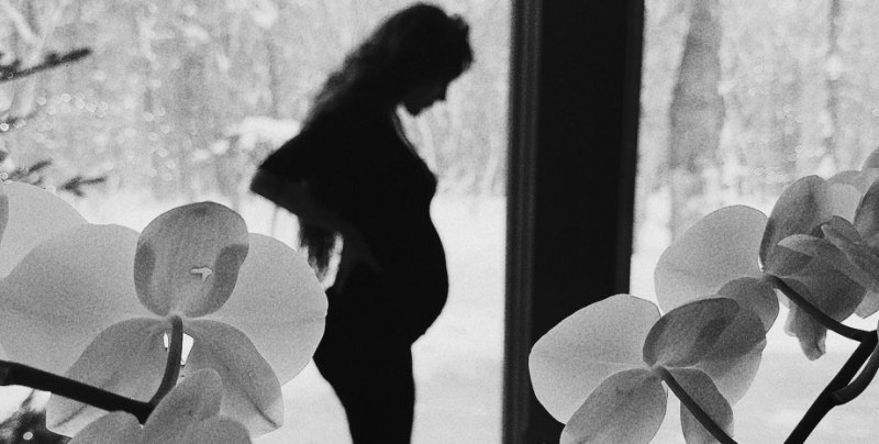 Голямата дъщеря на болния Брус Уилис обяви, че е бременна СНИМКИ