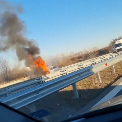 Лек автомобил се е запалил на автомагистрала Тракия Инцидентът е