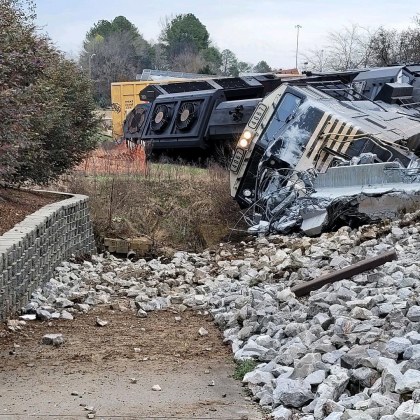 Случаен минувач засне ужасяваща катастрофа между влак и камион Случаят