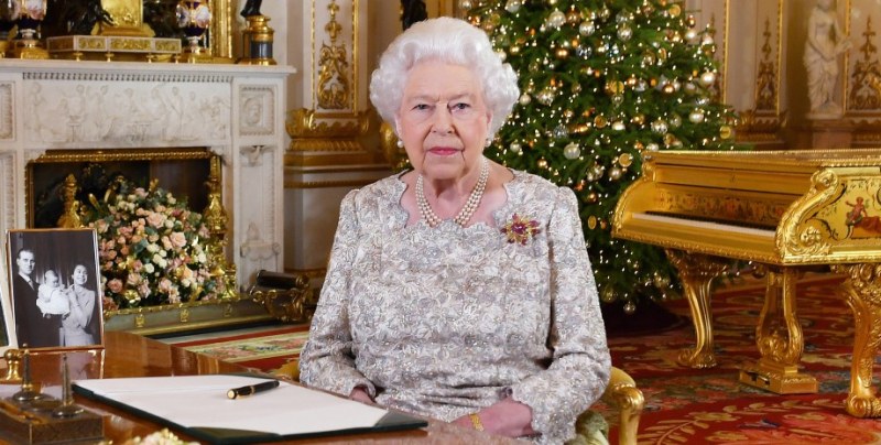 Бивш иконом разкри каква коледна украса е мразела кралица Елизабет II
