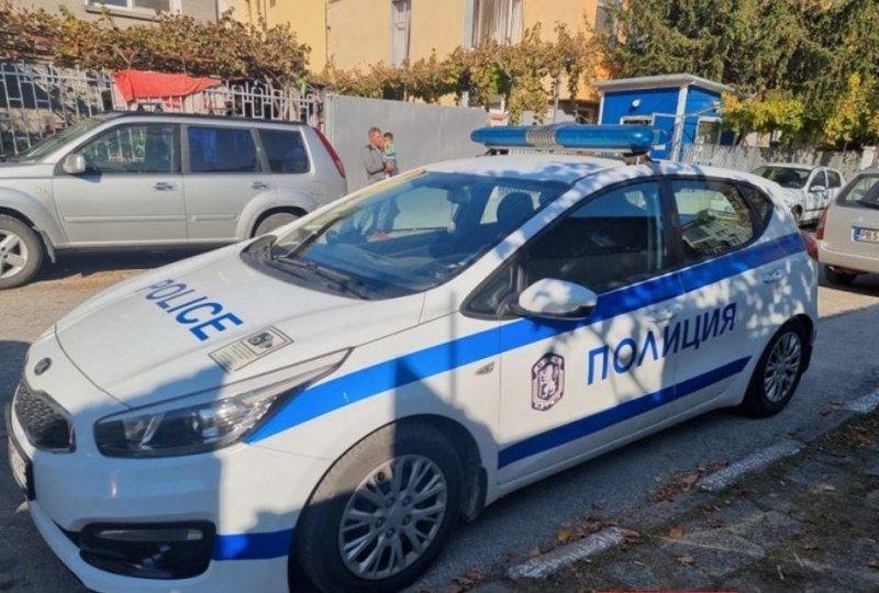 Хванаха 15-годишен да шофира нерегистриран автомобил във Врачанско, съобщиха от