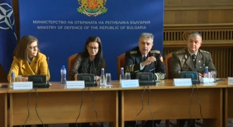 Изпращано ли е оръжие към Украйна преди обнародването на Указа? МО разкри