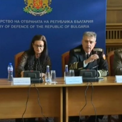 Изпращано ли е оръжие към Украйна преди обнародването на Указа? МО разкри