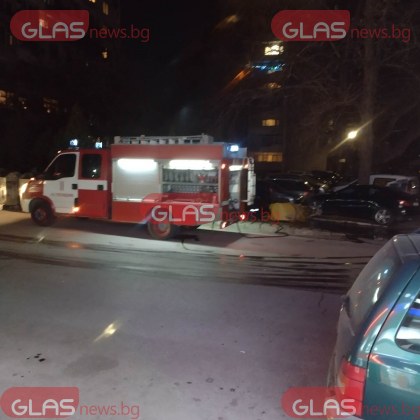 Лек автомобил горя снощи на бул Дунав в Пловдив Сигналът