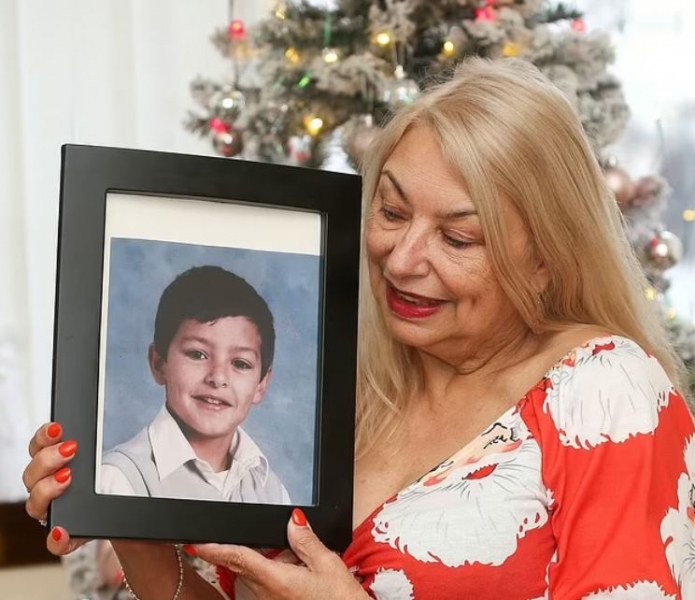 Майка мислеше сина си за мъртъв, появи се след 10 г.